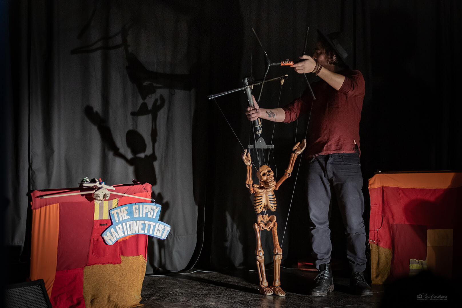The gipsy marionettist